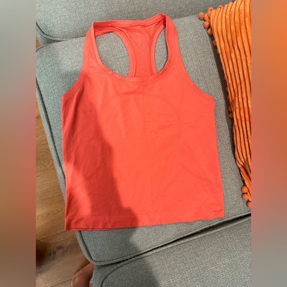 Lululemon swiftly tech racerbank race length tank size 6 excellent condition